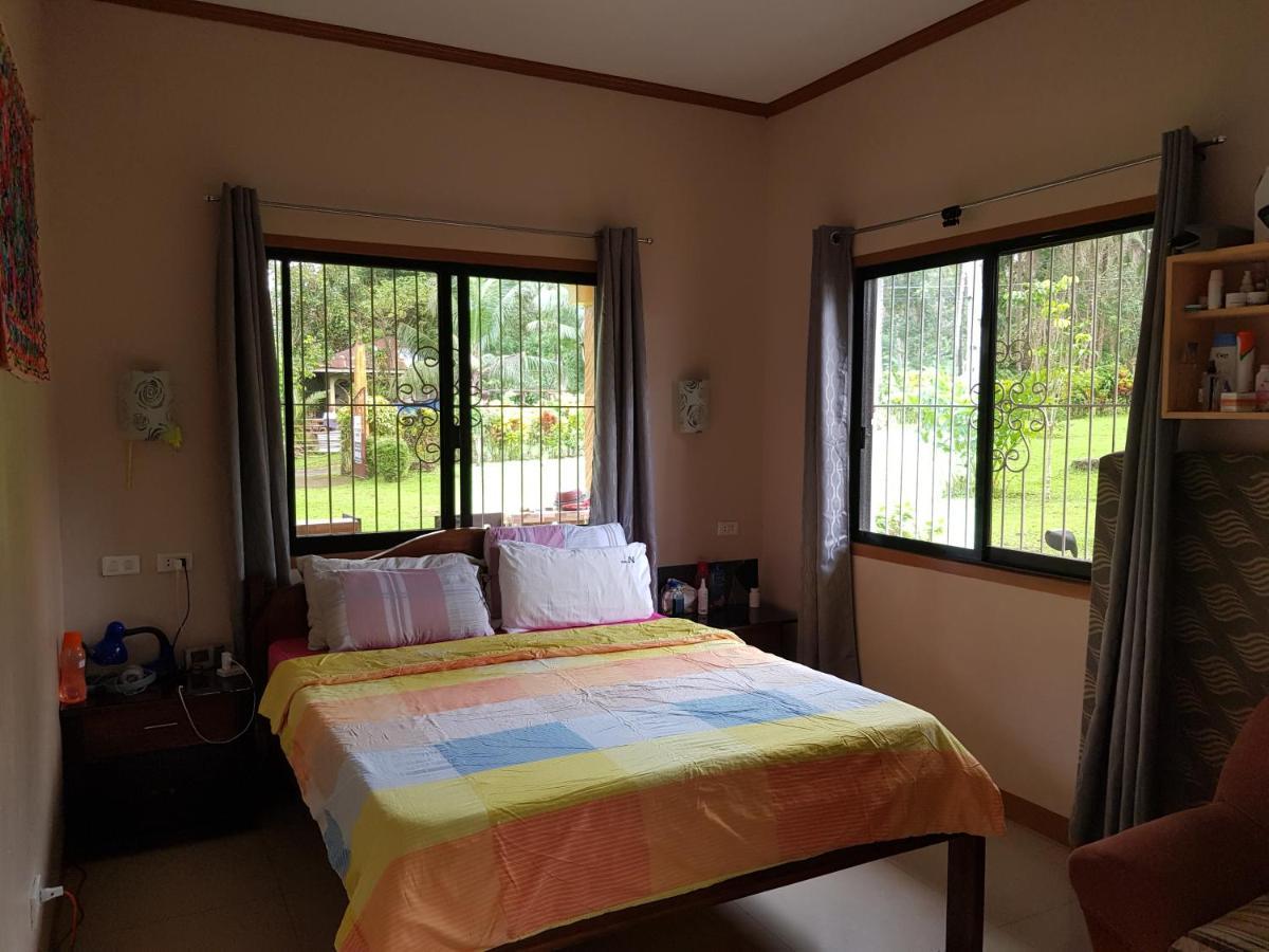 Paco'S Garden Home Stay Mambajao Exterior foto